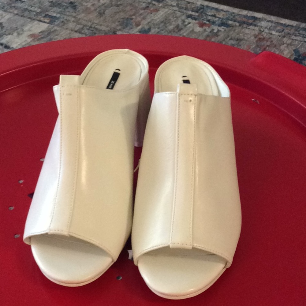 NWT ZARA SANDAL